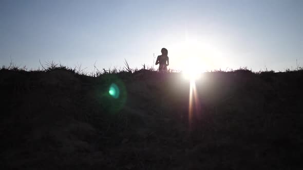 Silhouette woman running win