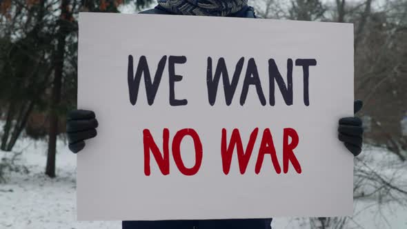 Anti-war Movement Activist Tries To Resolve Military Conflict Crisis At Protest