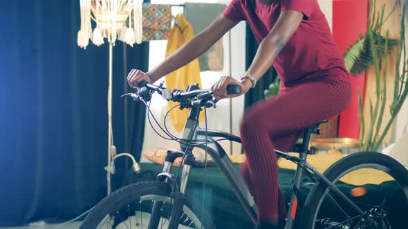 Exercycle Is Getting Used By an African Lady in Quarantine