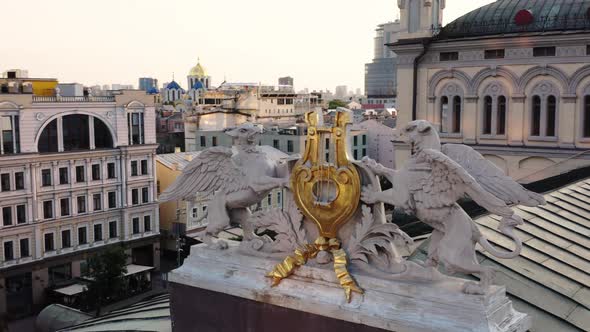 Symbol of eagle on roof top.	