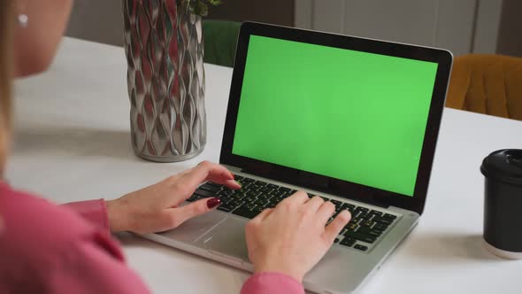 Close Up Businesswoman Hands Working on Laptop Green Screen Chromakey