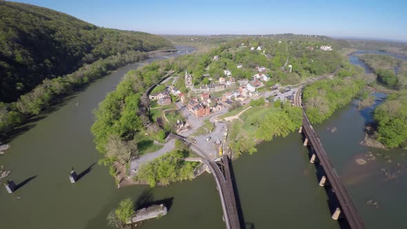 Harpers Ferry National Park is situated at the confluence of the Potomac & Shenandoah rivers where M