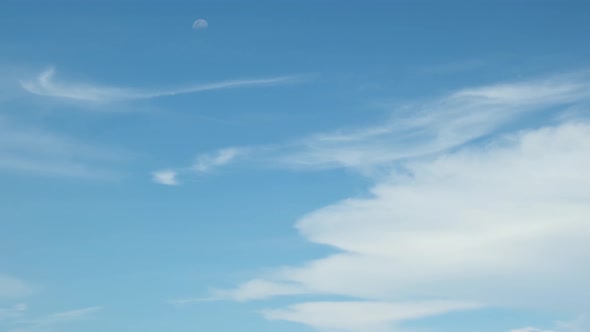 4K Sky Time lapse, Beautiful background, Sky Timelapse of skyscrapers. alt