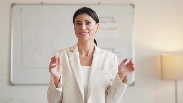 Business Training Female Coach Educational Courses