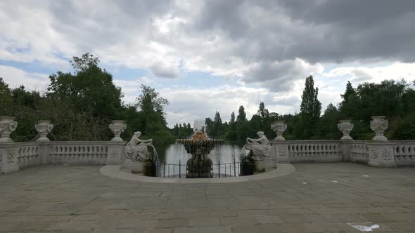 Fountain and statues in the Italian Gardens