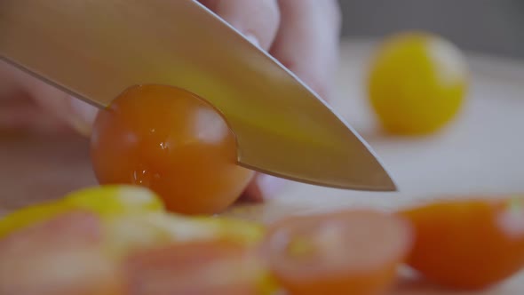 Cook Slicing Tomatoes