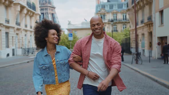 Happy couple spending time in the city