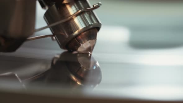 Polishing of a large diamond by automatic machine