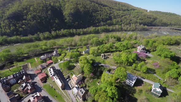 Harpers Ferry National Park is situated at the confluence of the Potomac & Shenandoah rivers where M