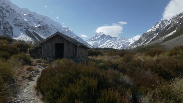 wide angle shot of stocking stream shelter and mount cook