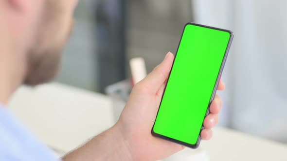 Using Smartphone with Green Chroma Screen