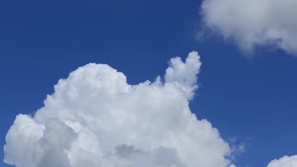 4K Dramatic Sky With Clouds And Sun Rays, Time-Lapse