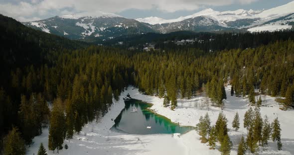 The wonderful Caumasee in its entirety during winter time.