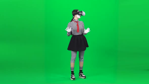 Mime Girl Using Virtual Reality Glasses