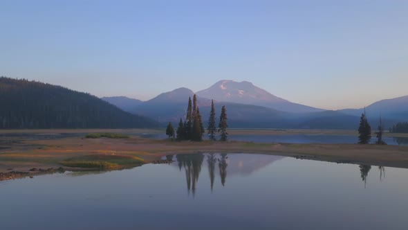 Sparks Lake, Oregon early morning