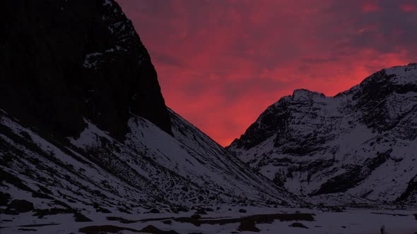 Atardecer En Montañas Timelapse