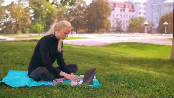 Businesswoman Works Outdoors  Video Prores