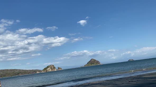 Relaxing on the pacific beach of Costa Rica 9