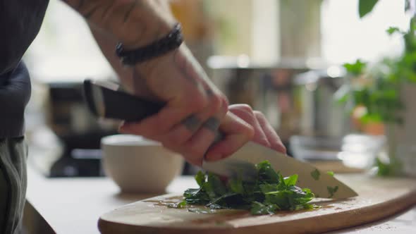 Chopping Fresh Parsley Leaves