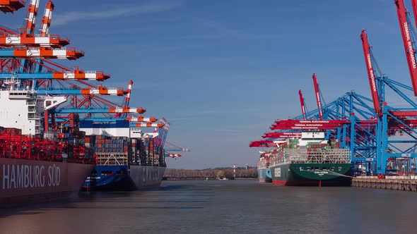 Container ship loading and unloading in deep sea port, import and export