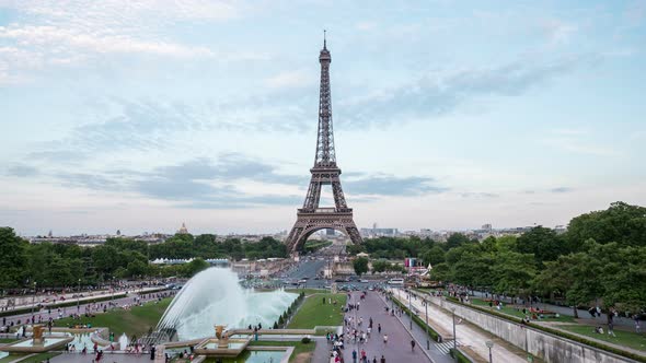Timelapse of Trocadero Gardens and Eiffel Tower