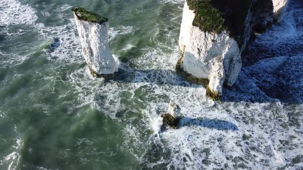 Old Harry Rocks static shot waves