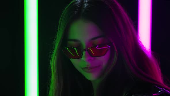 Portrait Pretty Young Beautiful Woman Stylish Sunglasses Dancing While Enjoying Music