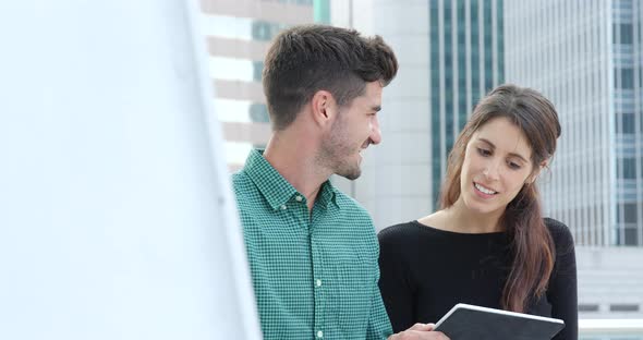 Couple use of tablet computer