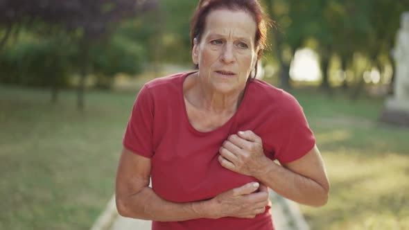 Woman Has a Heart Attack at the Park