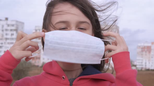 Breathing in facial mask