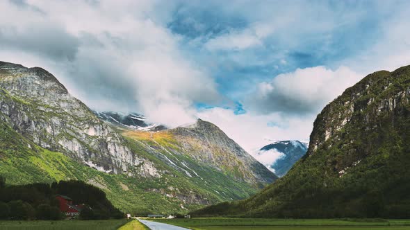 Stardalen Skei I Jolster Jostedalsbreen National Park Norway