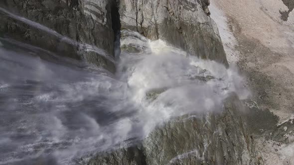 A Beautiful Waterfall in the Upper Reaches of the Tanadon Gorge