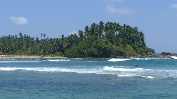 Wave at Suduwella bay