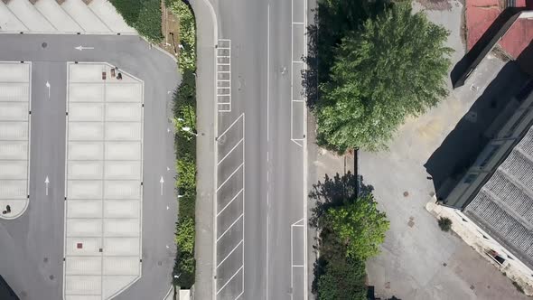 AERIAL MS Empty streets amid Coronavirus pandemic / Florence, Tuscany, Italy