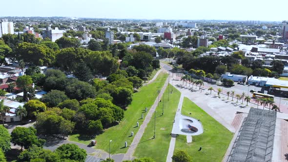 Skate Park, Plaza Ernesto Che Guevara, square (Rosario, Argentina) aerial view