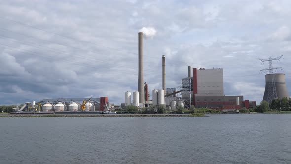 Amercentrale coal fired power plant power station in Geertruidenberg, the Netherlands