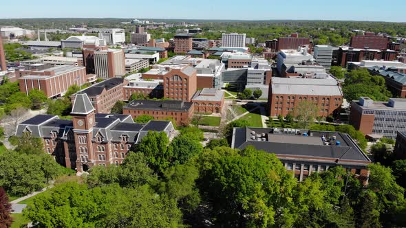 Ohio State University campus and oval with University Hall an Thompson Library