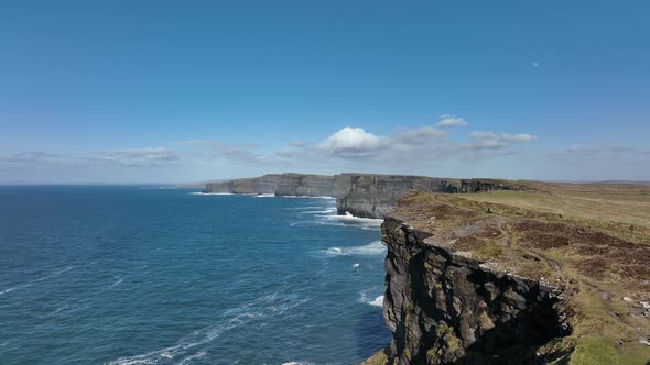 Cliffs of Moher 1 - Tourism in ireland - Stabilized droneview in 4K