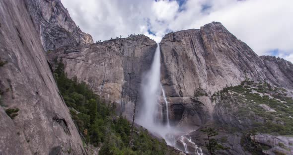 Yosemite Falls Time Lapse