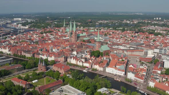 Forwards Reveal of Medieval City Centre