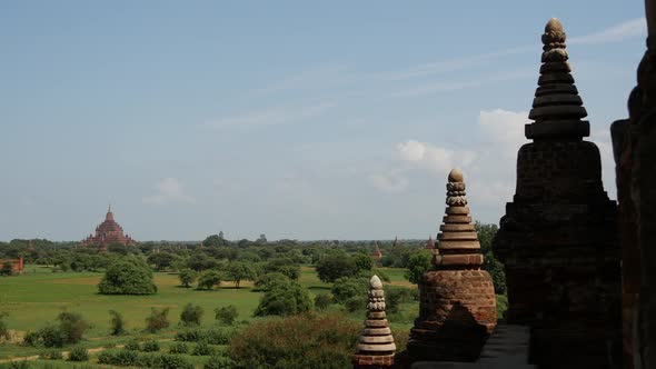 Pan to the Dhammayan Gyi Temple in Bagan