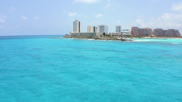 Caribbean Sea Surface Summer Wave Background