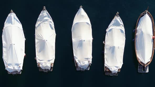 Motorboats from Above 08