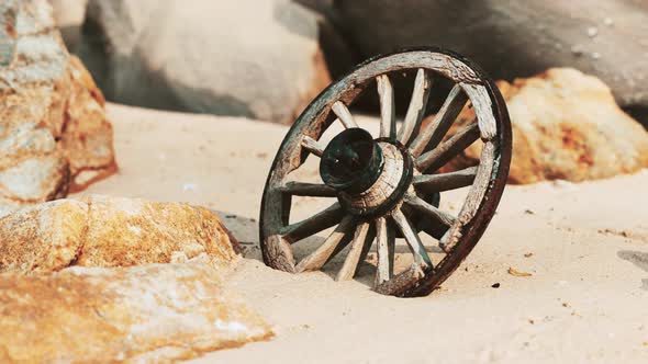 Old Tradition Waggon Wheel on the Sand alt