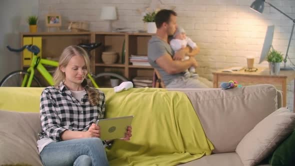 Modern Parents at Home alt