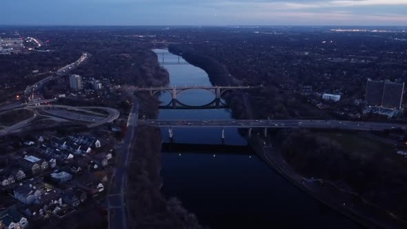 Bridges crossing the Mississippi River in Minneapolis