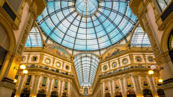 Time lapse Galleria Vittorio Emanuele II in Milan