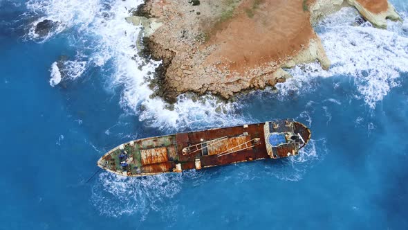 Shipwreck Wreck Sunken Ship in the Sea or Ocean Environmental Disaster Concept Old Rusty Ship in