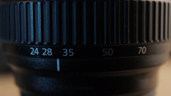 Slow Adjusting of Zoom and Focus Distance on Dslr Camera Lens