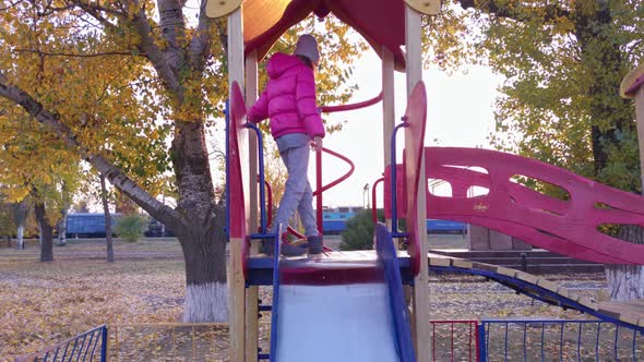 Family In The Playground Slow Motion alt